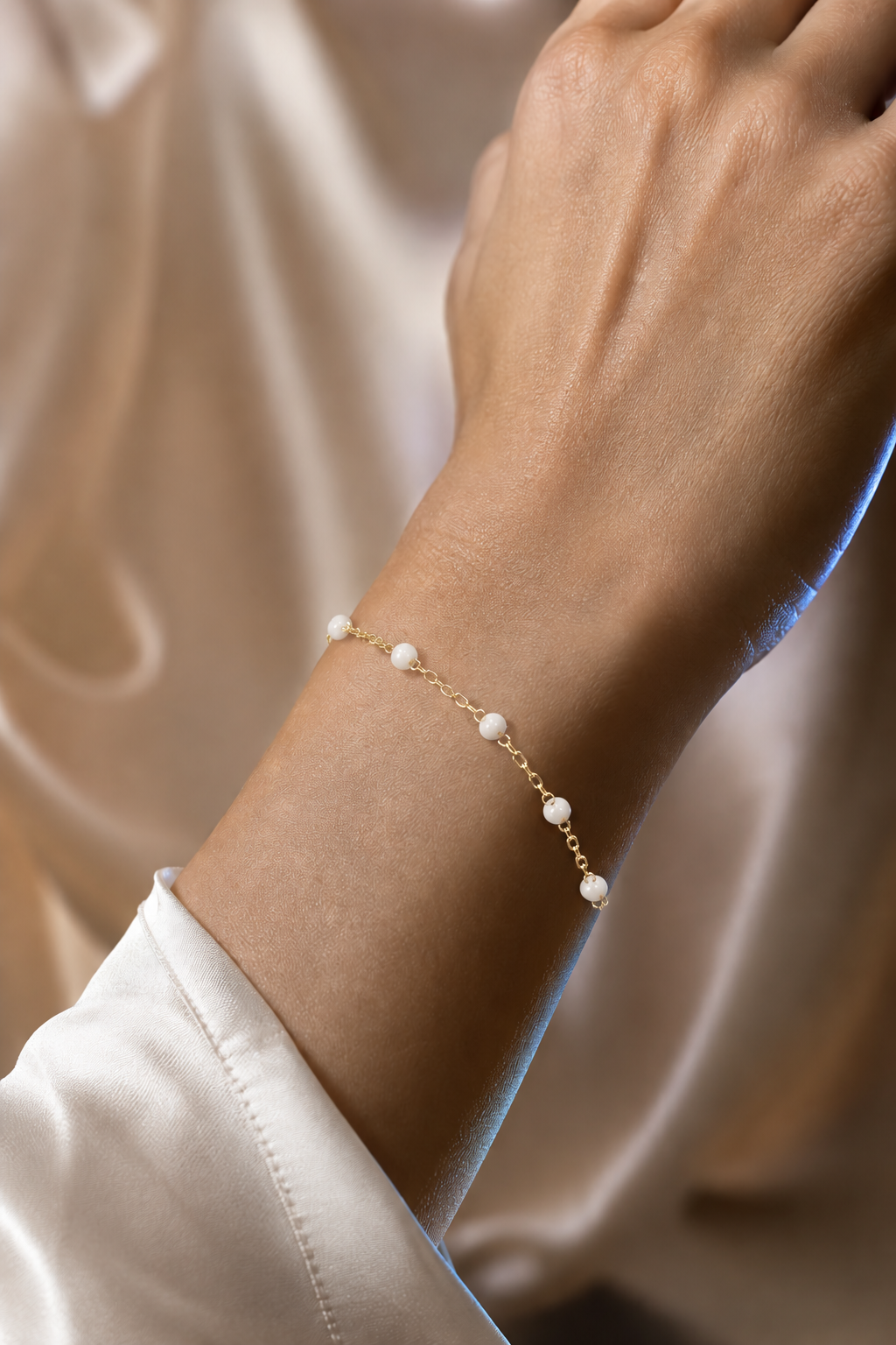 14 Ayar Altın Beyaz Boncuklu Minimalist Bileklik – 0.67 gr