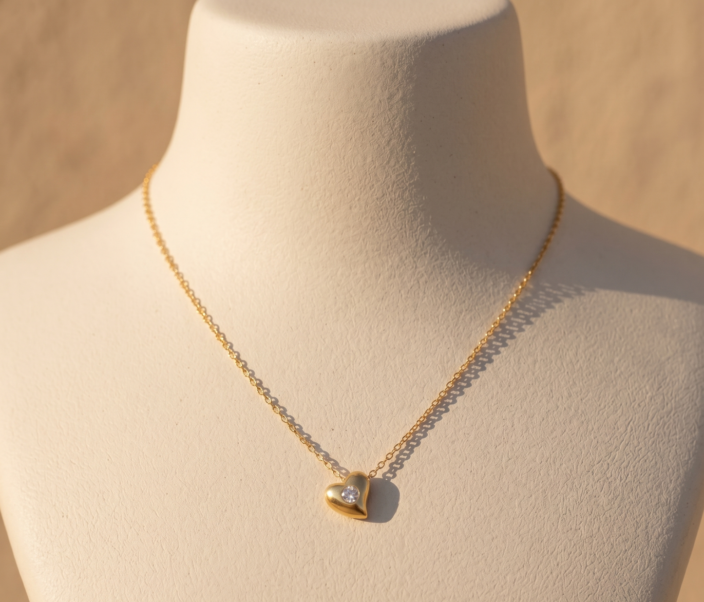 Zirkon Taşlı Minimalist Kalp Kolye